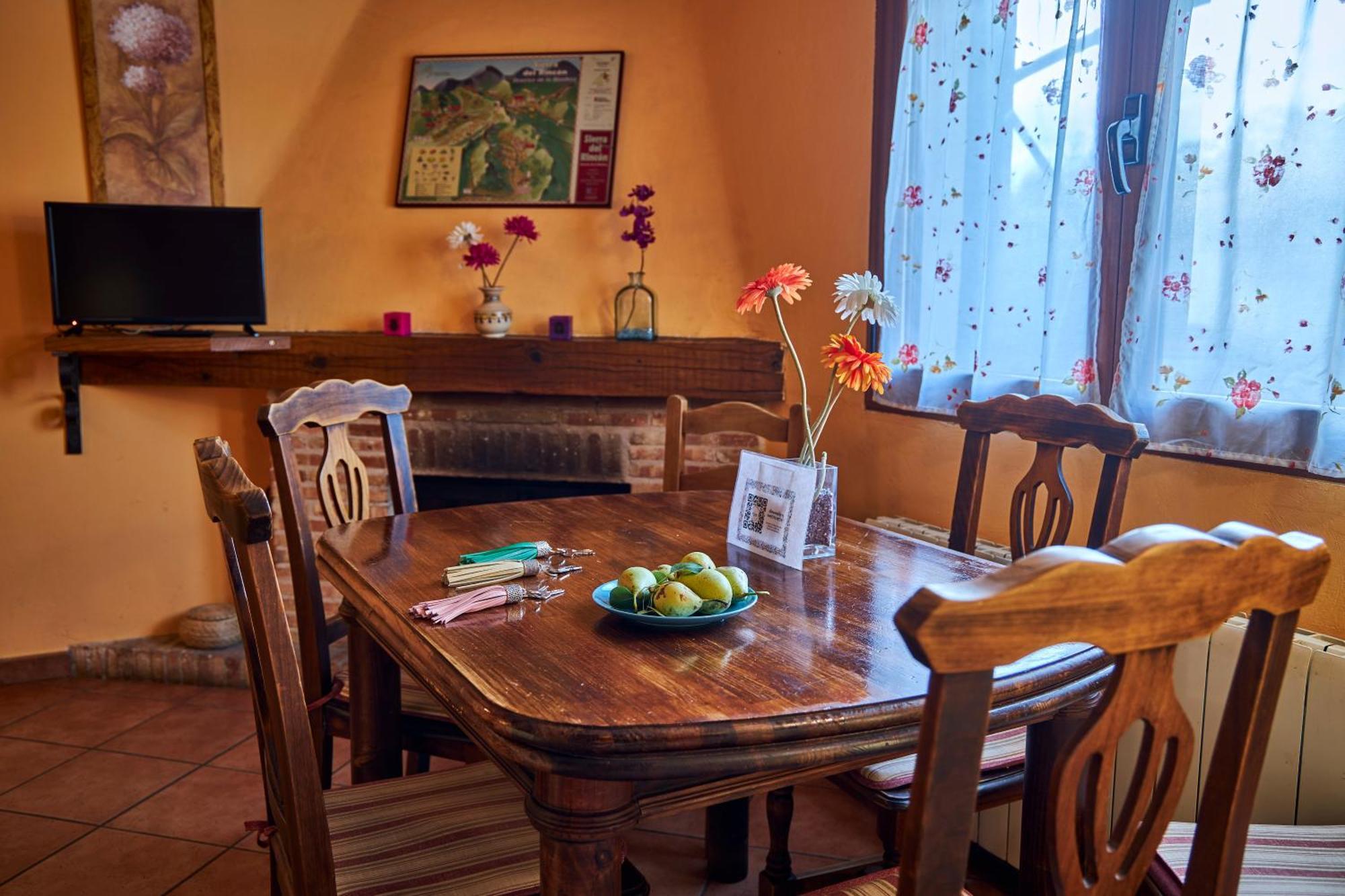Casa Rural Fuente Del Arca Montejo Montejo de la Sierra Ngoại thất bức ảnh